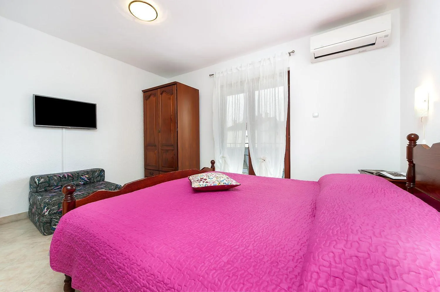 Idyllisches Apartment Nur 800 Meter Zum Strand Mit 2 Balkone, Garten, Grill Rovinj 0*,