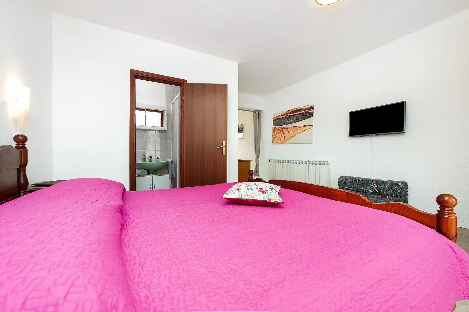 Idyllisches Apartment Nur 800 Meter Zum Strand Mit 2 Balkone, Garten, Grill Rovinj